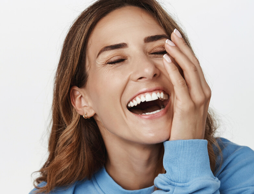 ¿Carillas dentales o fundas dentales? Cómo elegir el mejor tratamiento dental